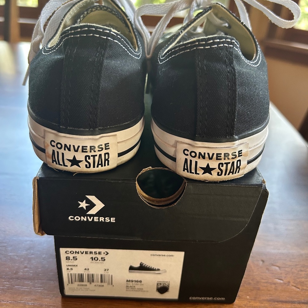 Men's Black Converse Low-Top All Stars (8.5 Men/10.5 Women)